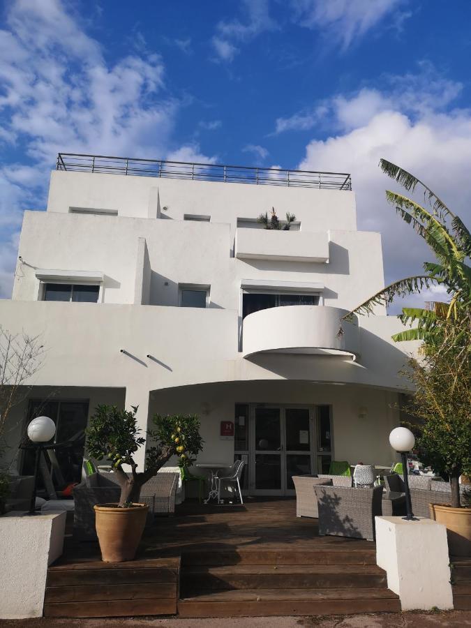 Fréjus Hotel Sable Et Soleil - Port, Plage Et Jacuzzi Prive מראה חיצוני תמונה