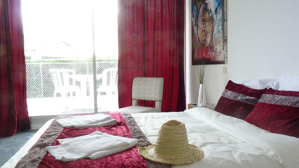 Fréjus Hotel Sable Et Soleil - Port, Plage Et Jacuzzi Prive מראה חיצוני תמונה