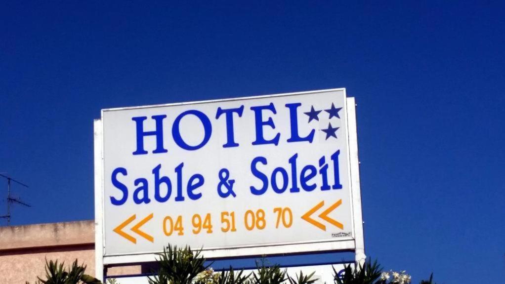 Fréjus Hotel Sable Et Soleil - Port, Plage Et Jacuzzi Prive מראה חיצוני תמונה