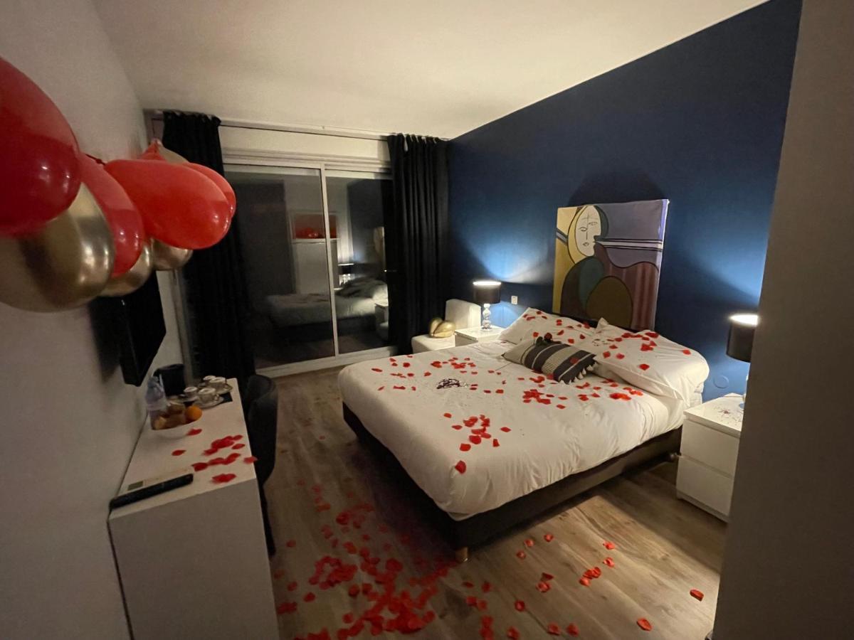 Fréjus Hotel Sable Et Soleil - Port, Plage Et Jacuzzi Prive מראה חיצוני תמונה