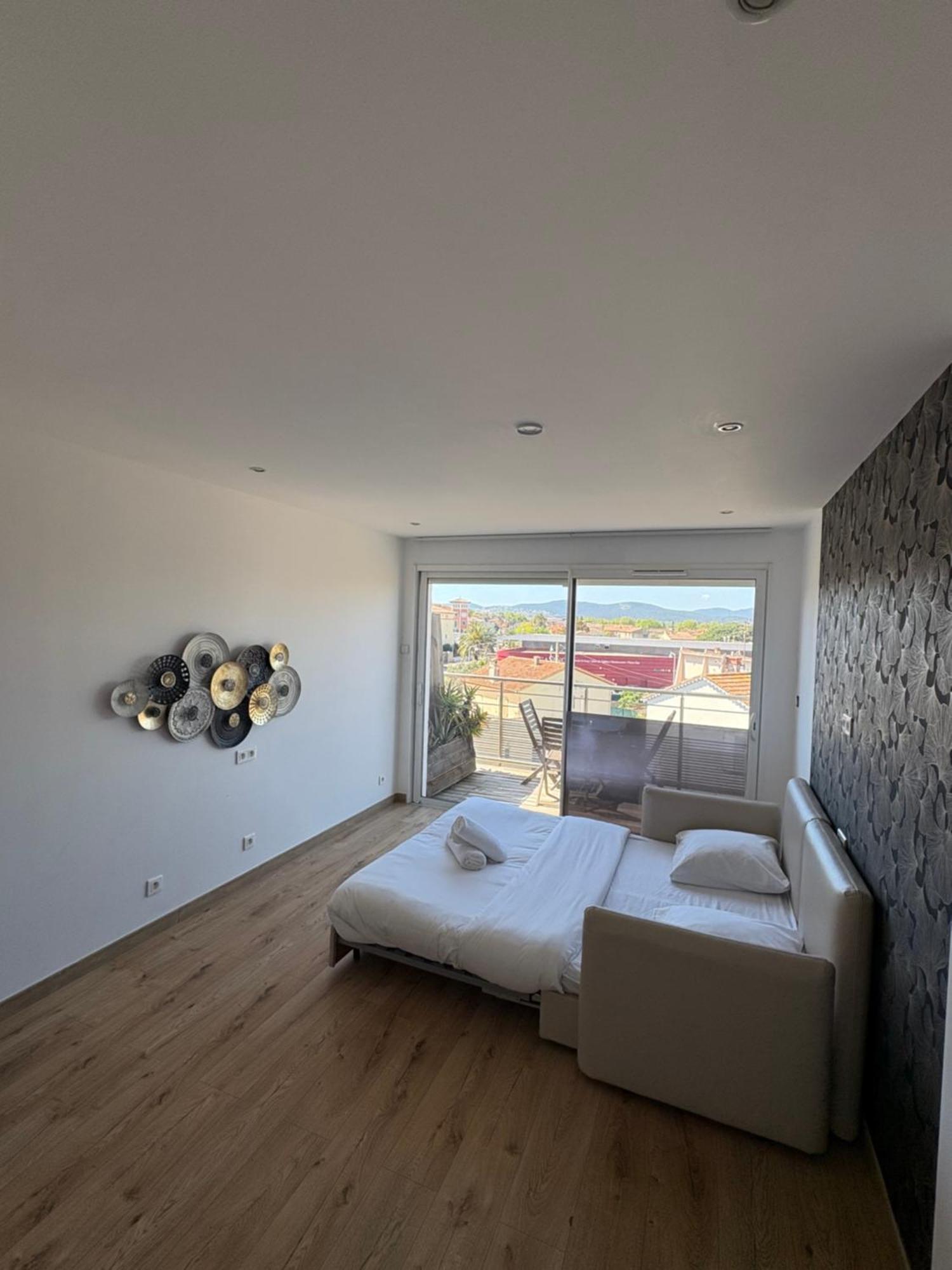 Fréjus Hotel Sable Et Soleil - Port, Plage Et Jacuzzi Prive מראה חיצוני תמונה