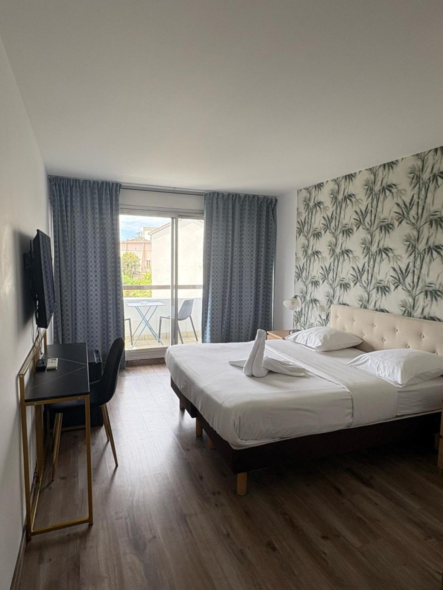 Fréjus Hotel Sable Et Soleil - Port, Plage Et Jacuzzi Prive מראה חיצוני תמונה