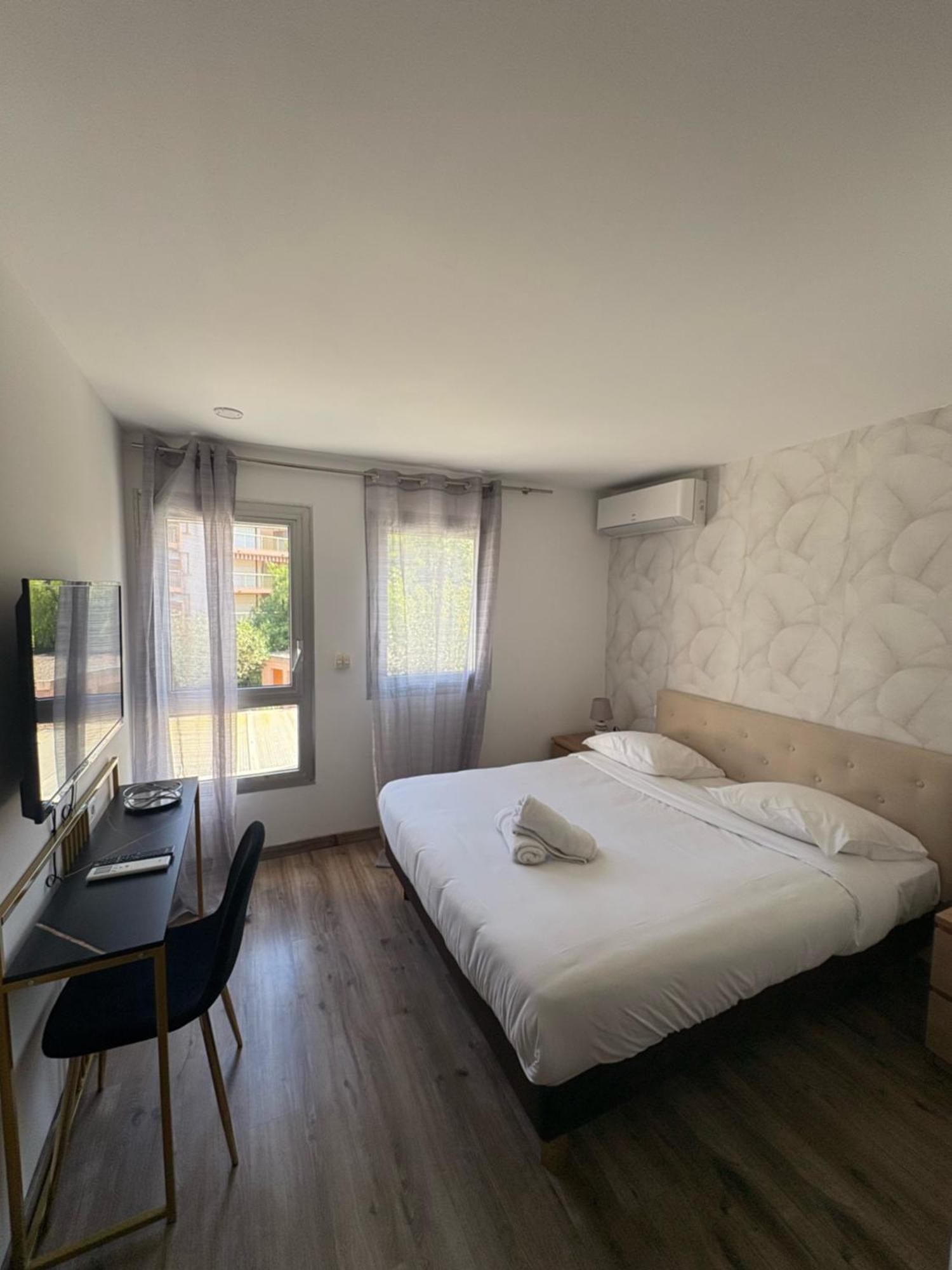 Fréjus Hotel Sable Et Soleil - Port, Plage Et Jacuzzi Prive מראה חיצוני תמונה