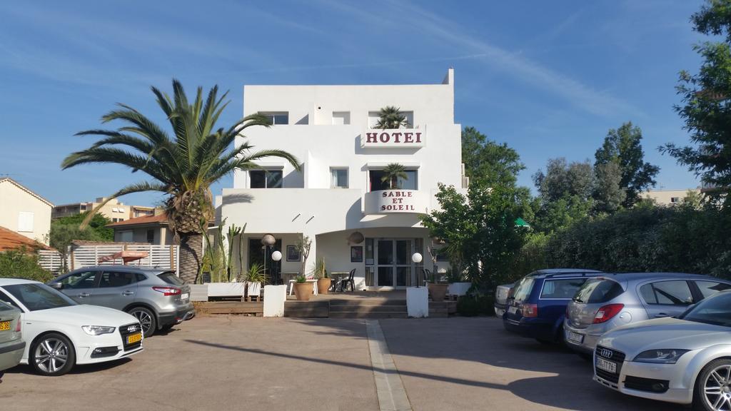 Fréjus Hotel Sable Et Soleil - Port, Plage Et Jacuzzi Prive מראה חיצוני תמונה