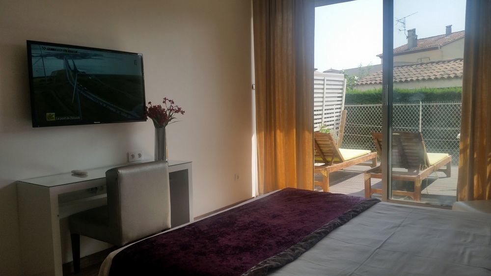 Fréjus Hotel Sable Et Soleil - Port, Plage Et Jacuzzi Prive מראה חיצוני תמונה