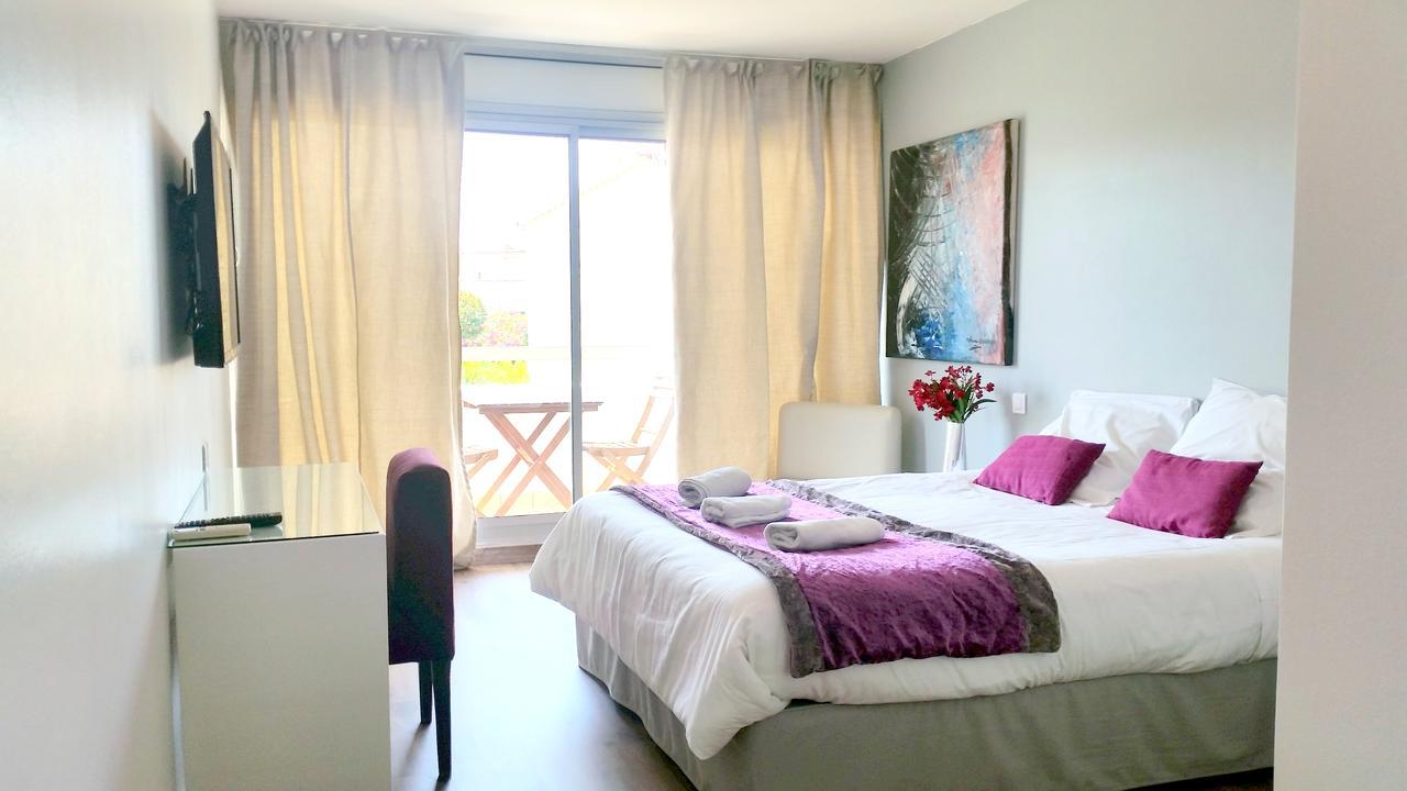 Fréjus Hotel Sable Et Soleil - Port, Plage Et Jacuzzi Prive חדר תמונה