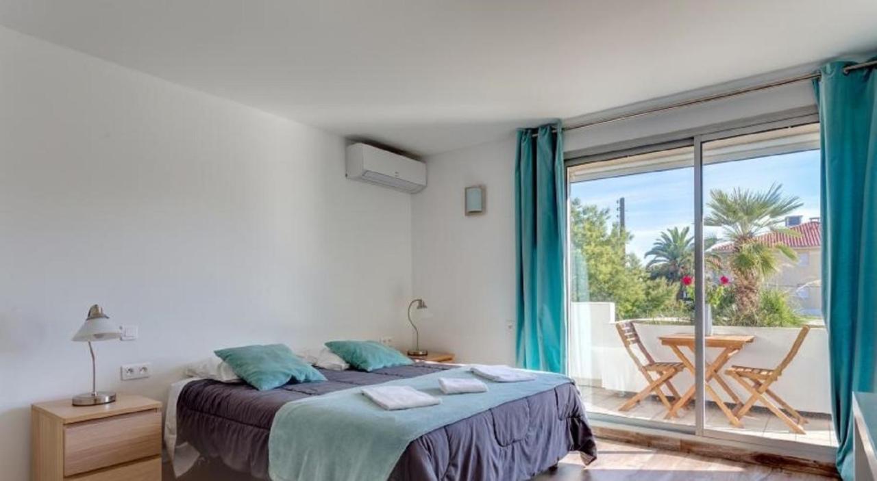 Fréjus Hotel Sable Et Soleil - Port, Plage Et Jacuzzi Prive חדר תמונה